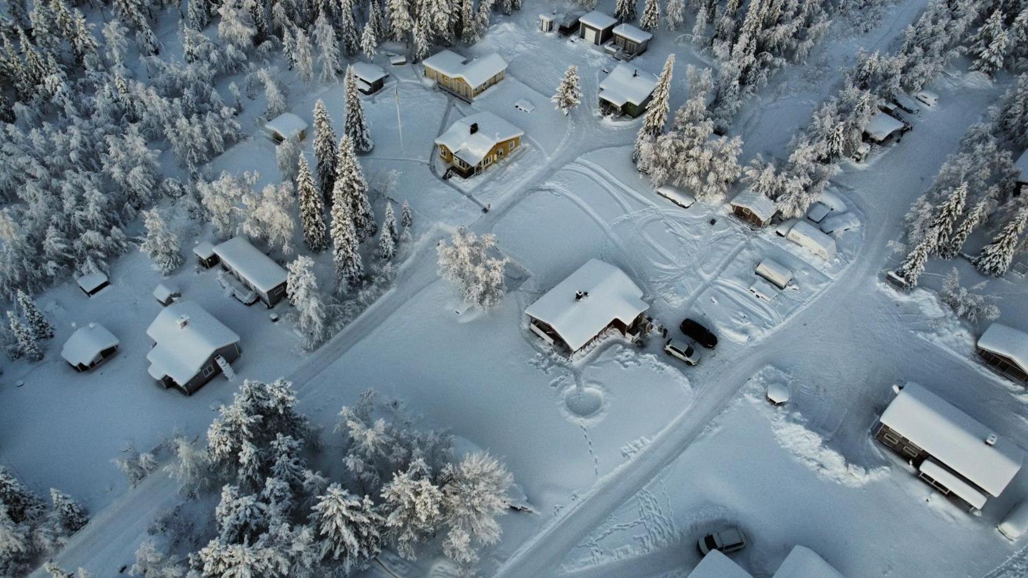 Little Adorable Red Kiruna Exterior foto